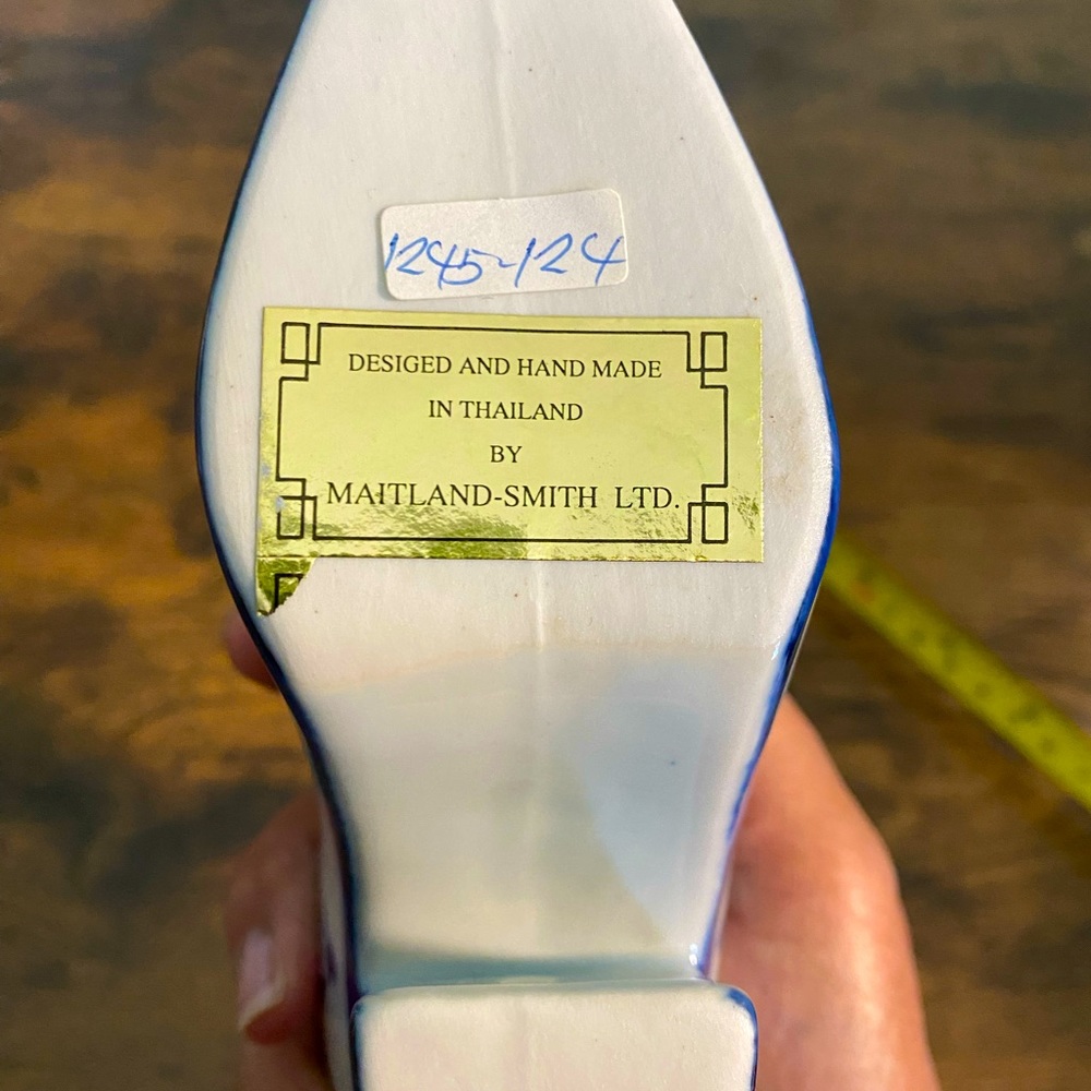 Maitland Smith Blue White Ceramic Decorative Shoe Figurine Hand Painted Thailand - Picture 5 of 7